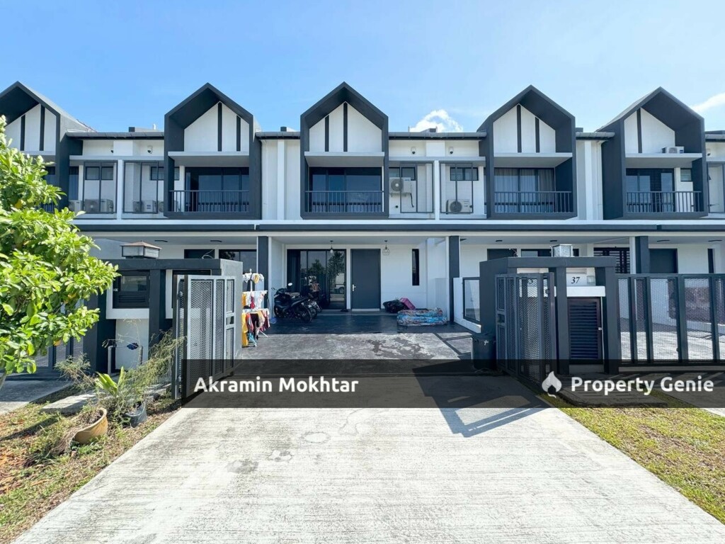 FREEHOLD & FACING OPEN | Double Storey Intermediate Type Lumira Bandar Bukit Raja Klang