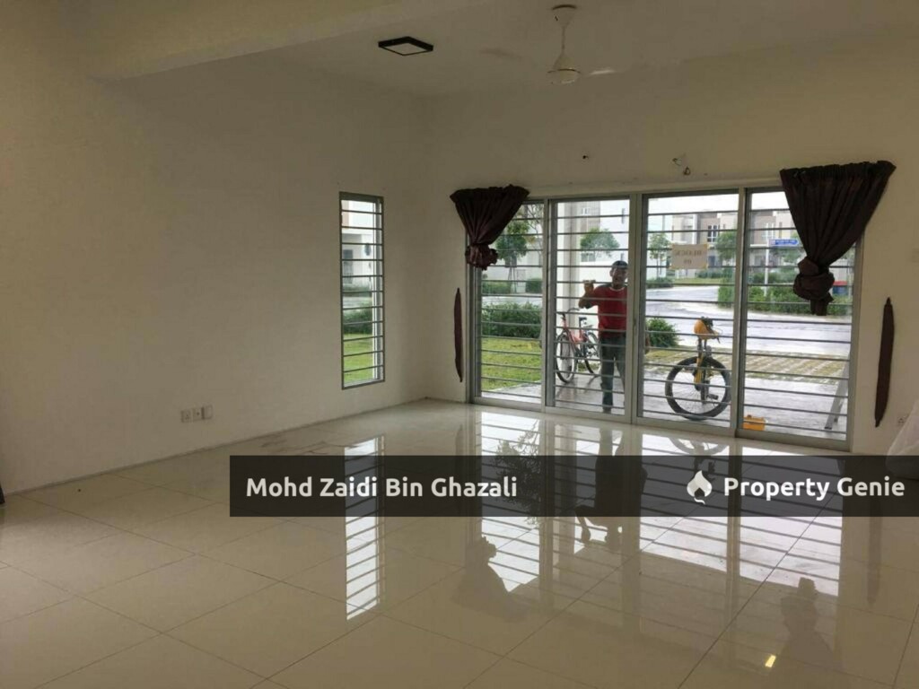 corner Lot 2 Storey Terrace Casa Green Cybersouth