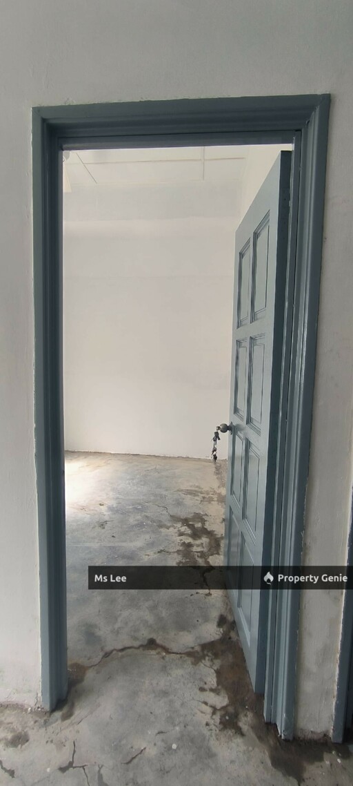 3rd floor Shop Apartment RM 350 (Pasar Malam) -Taman Sentosa @ Klang- Ready 15/7 or 31/7