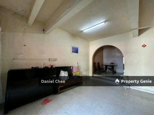 Simee Taman Wah Keong Double Storey House Partially Furnished For Rent