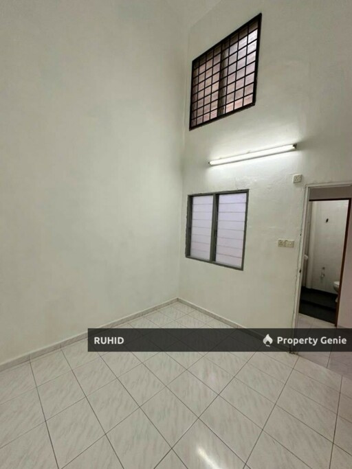 Taman Universiti Single Storey Terrace for Sale