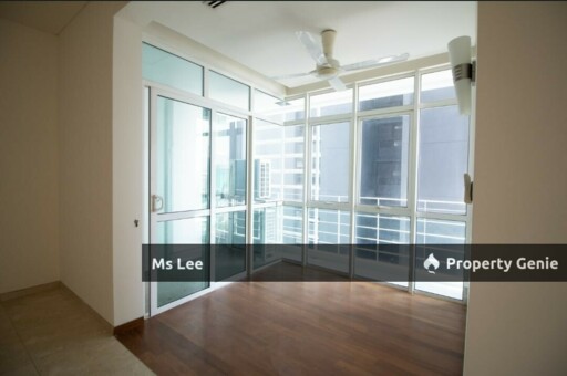The Pearl @ KLCC-Level 17 private lift- Sale below bank value Rm480k