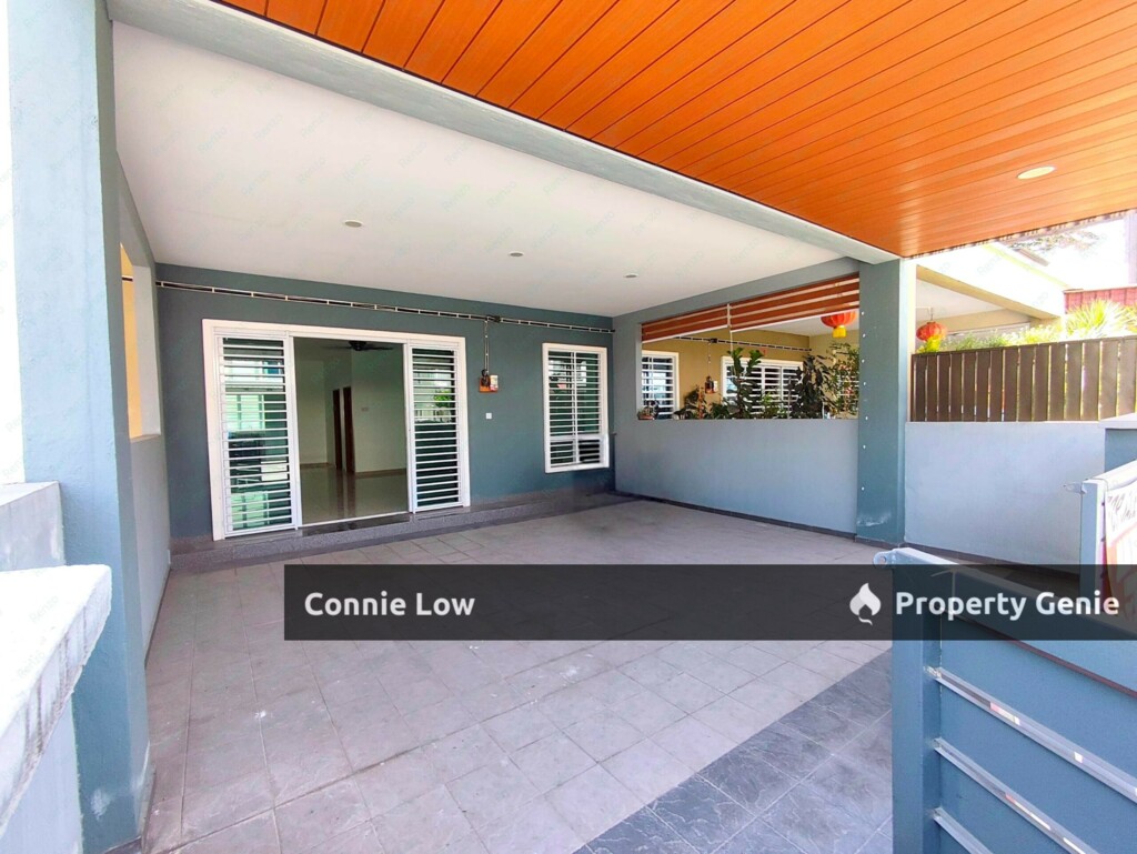 FREEHOLD Good Condition Renovated Double storey terrace house for Sale in Klebang Ria, Chemor Perak 🏡 ✅ Size 22x65 ✅ 4 Bedrooms 3 Bathrooms ✅ Kitchen fully extended with kitchen cabinet ✅ Balcony w