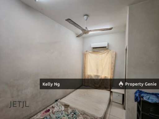Double Sty House At Taman Saga Klang For Sale