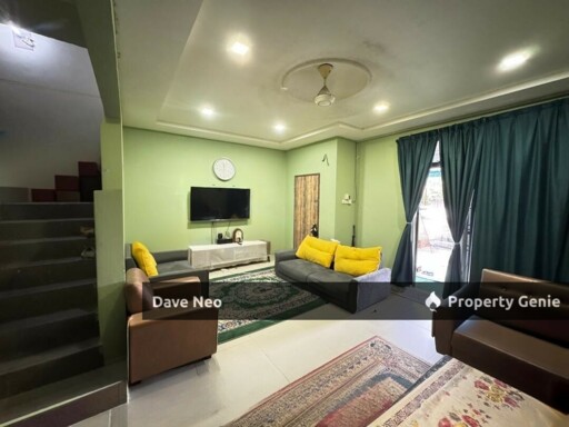 Taman Bukit Indah | 2-Storey House | 4 Beds 3 Baths | Partial Furnished