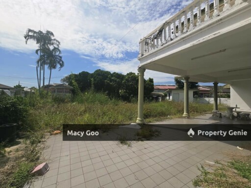 Huge Land Corner Double Storey Kampung Lapan