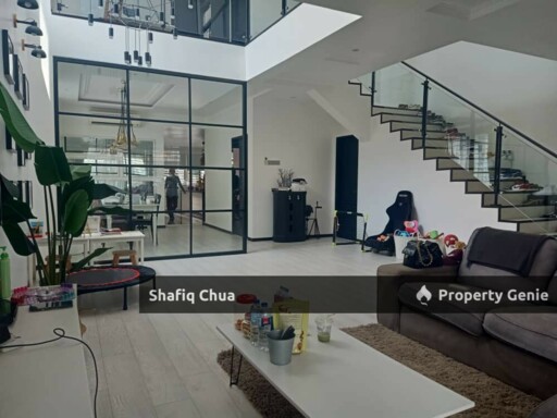 End Lot Double Storey Terrace Lakeside Residence, Bandar Metro Puchong For Sale