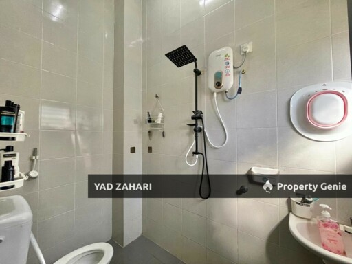 Seksyen 29, Kg Lombong Shah Alam | Single Storey Semi-D 4 Bedrooms | RM500K - Extra Land, Loft Features & Easy Access to Main Road