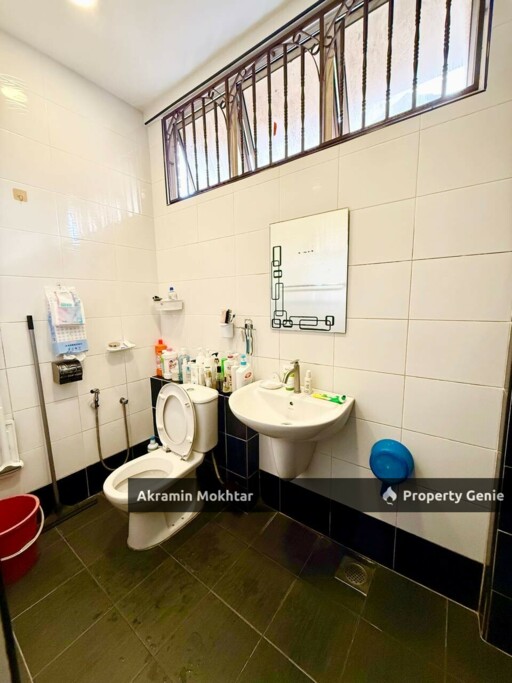 Freehold, End Lot, Renovated & Fully Furnished | Double Storey Taman Universiti Indah, Seri Kembangan