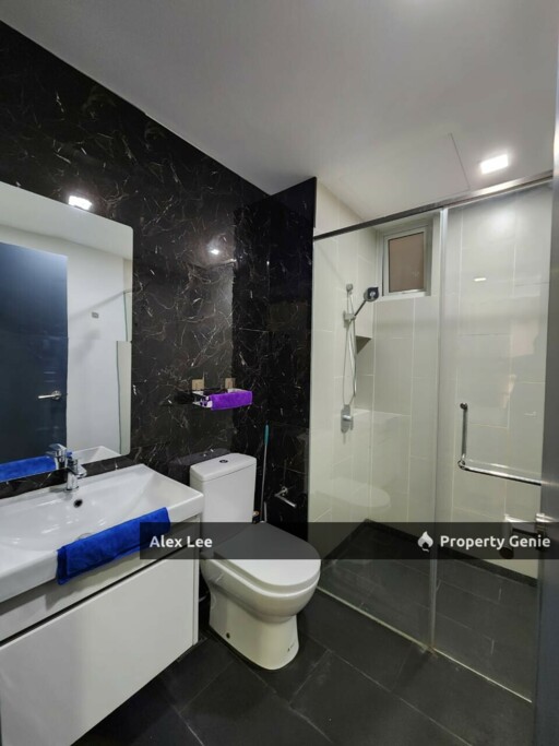 BIG size 1055 sqft with 3 bedrooms unit Opposite Velocity Mall to Sell Below Market Price with carpark