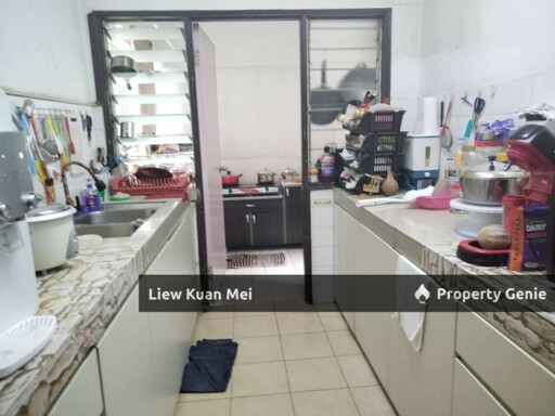 Endah Villa Condo @ Sri Petaling. Easy access to highways & nearby amenities.It's just opposite Endah Parade & near Bukit Jalil Sports Complex. Call Ms Liew 019-2399825 for more information & viewing.