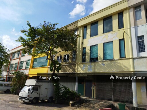 Bandar Puchong Utama near Police Station