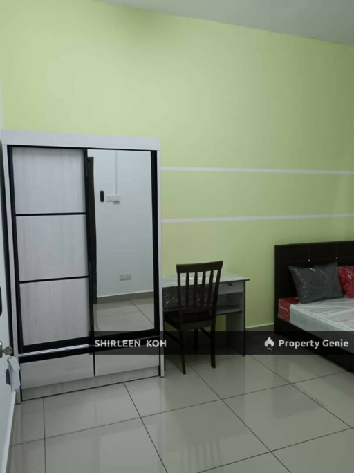 Male Room Renting at Suriamas Suites Condominium @ Larkin JB Town