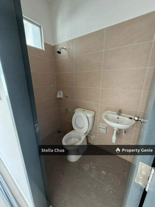 Double Storey House for Sale Dato Onn Bandar Perjiranan 14