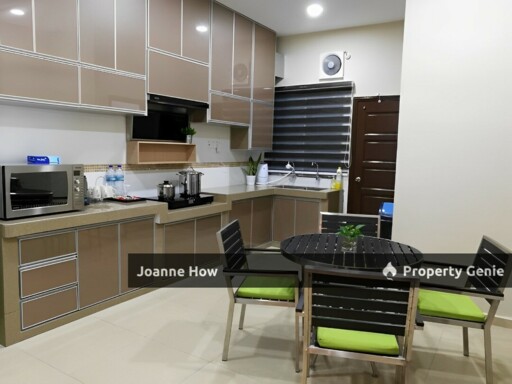 Renovated Below Value 3 Storey Superlink Taman Kota Syahbandar For Sale
