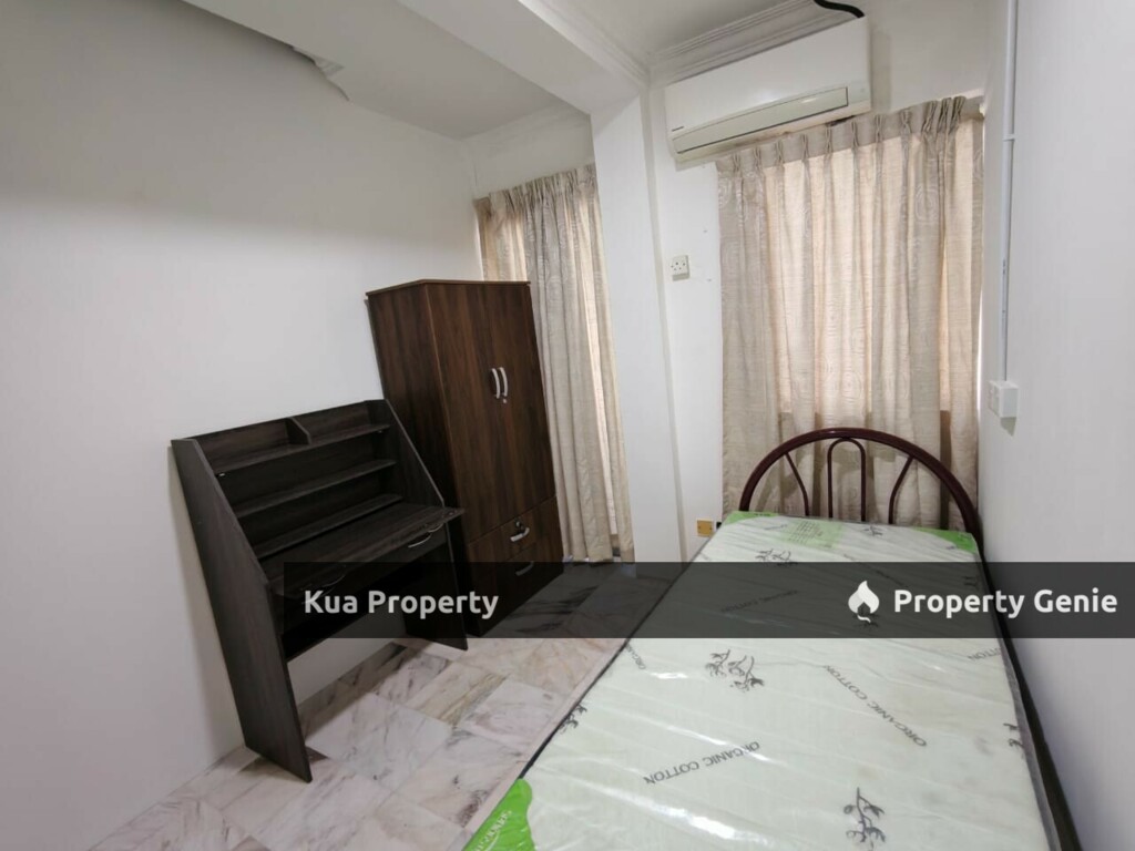 Single Room for Rent! Located at Central Court Apartment, near MBKS