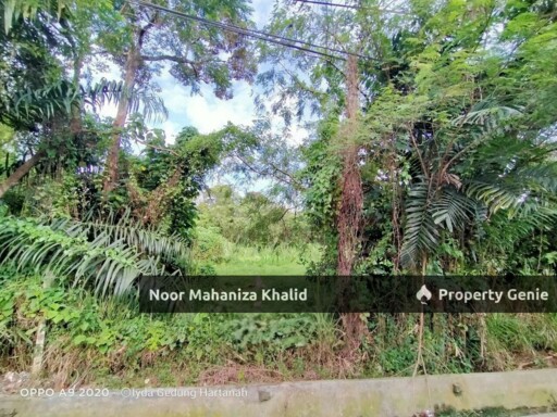 Tanah Lot Pekan Ulu Beranang Lenggeng