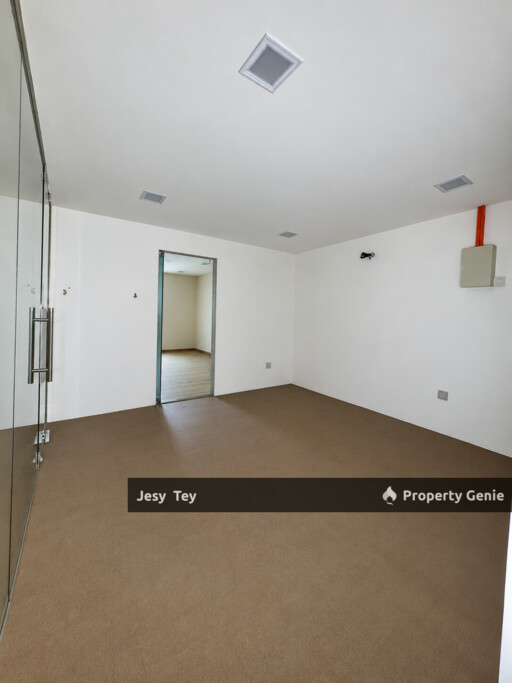 Taman Molek Third Floor Office For Rent