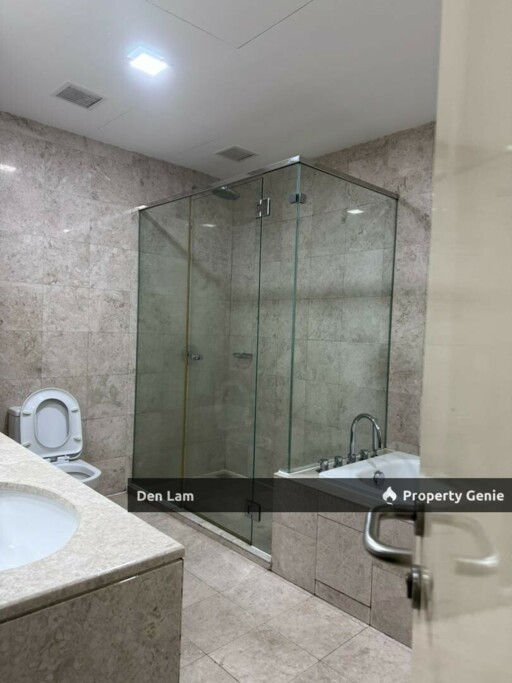 K fesidence KLCC Below Value Nice unit For sale !!