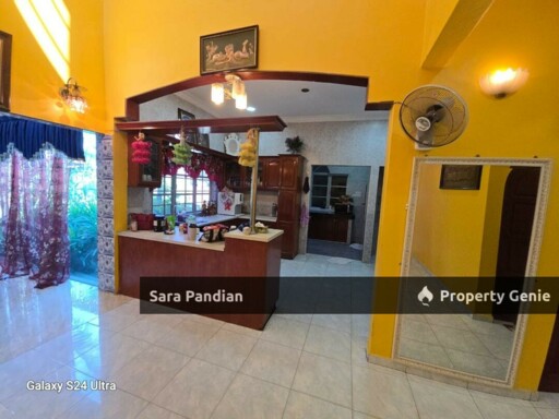 Spacious Corner Bungalow at Kg Tawas Ipoh