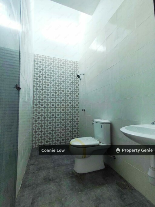 Full Loan ! Corner Single Storey SemiD Guarded Below Market Value!!!