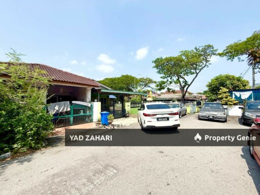 Seksyen 17, Shah Alam | 1-Storey Terrace 3 Bedrooms | RM430K - Fully Extended, Renovated and Facing North