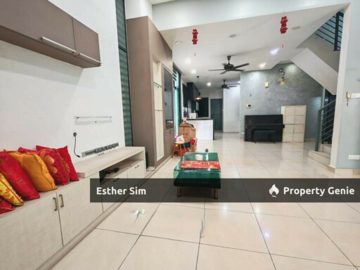 Move-In Ready Luxury:  Gated And Guarded 3-Storey Semi-D in the Heart of Raja Uda , Butterworth. Near Schools, HawkerFood Center,Banks etc.