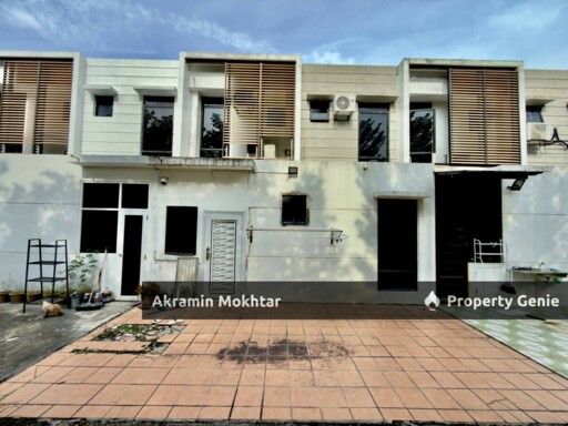 Freehold, Renovated & Partially Furnished | 2.5 Storey Terrace IRIS Taman TTDI Grove, Kajang Selangor