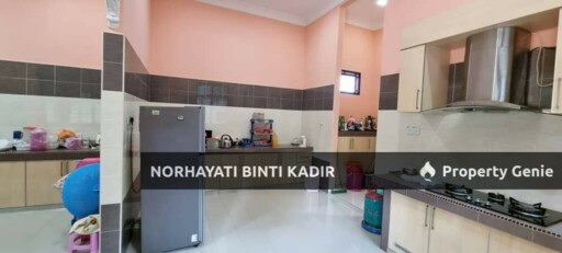 BANGLO 2 TINGKAT TANAH SANGAT BESAR PERKAMPUNGAN DARAT SEKOLAH BESERAH