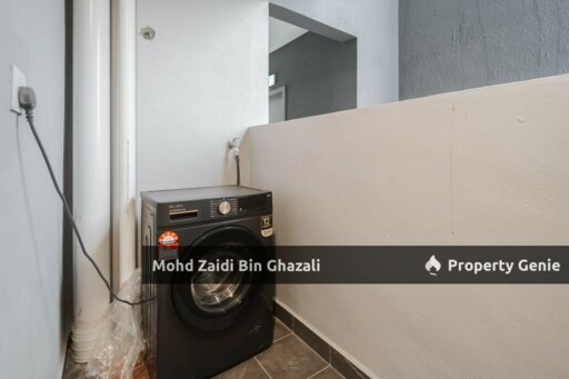 Fully Furnished 3 Bedrooms Condo @ Lakefront Resident