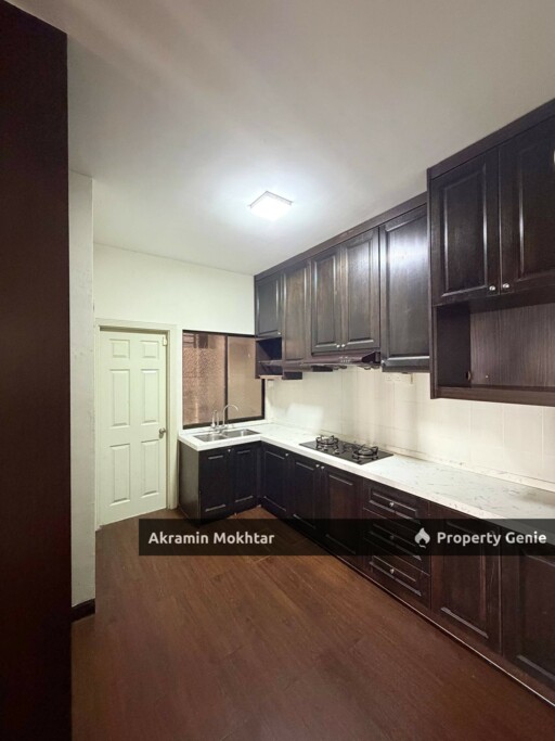 FREEHOLD, PARTIALLY FURNISHED, 1 PARKING & RENOVATED CANTIK | Kristal Villa Condominium, Kajang 2