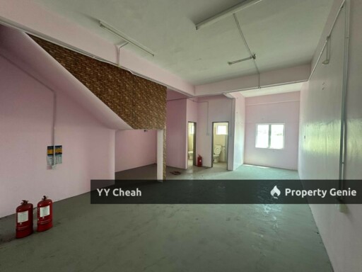 Halaman Meru Permai, Ipoh 3 storey shop lot, tenanted with good ROI, hot location