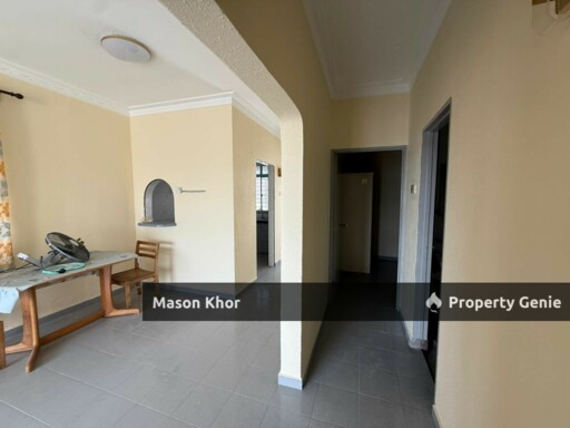 RELAU INDAH CONDOMINIUM 800sf PARTIALLY RENO & BASIC FURNISHED BUKIT JAMBUL