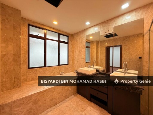 2.5 Storey Bungalow House Jalan Elitis Dahina, Valencia Sungai Buloh.