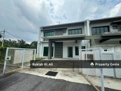 CORNER LOT NEW UNIT TAMAN CHEMBONG UTAMA