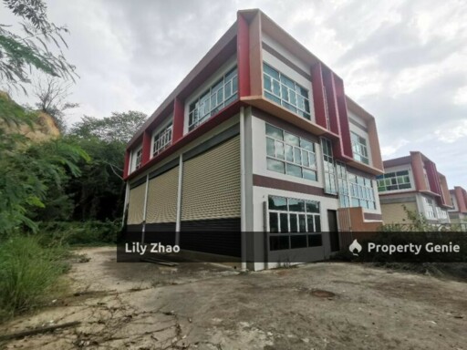 2 Storey Semi Detached Warehouse / Showroom / Office for Sale, 2,400 Sf, Golden Hill, Inanam