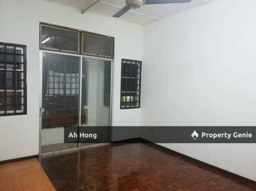 Bukit Indah / Double Storey / 4bedroom / Partially Furnished