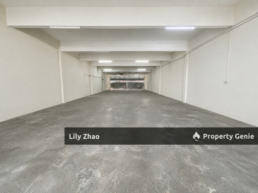 Warehouse / Showroom / Office, 6,400 sq ft Light Industrial 2-Storey Shop Lot📍Sadong Jaya, KK City Centre