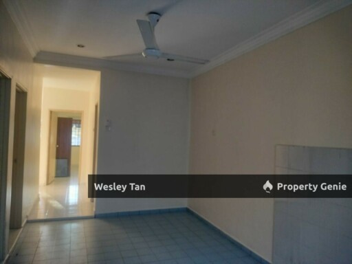 Pulau Gadong Single Storey 3 Rooms Partly Furnished 20x65 10mins to Melaka Town
