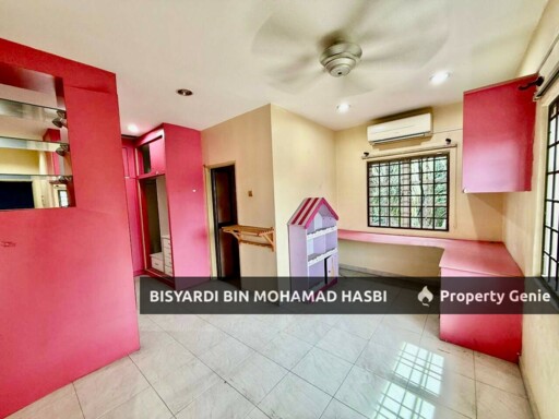 Big Land Corner Lot, Double Storey Semi-D @ Jln Kristal, Seksyen 7, Shah Alam