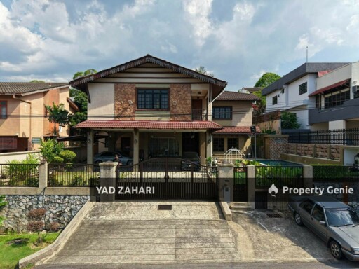 Seksyen 2, Shah Alam | Bungalow 7+1 Rooms | RM2.2M - Spacious Car Porch, with Private Pool & Nearby Masjid and UITM Shah Alam