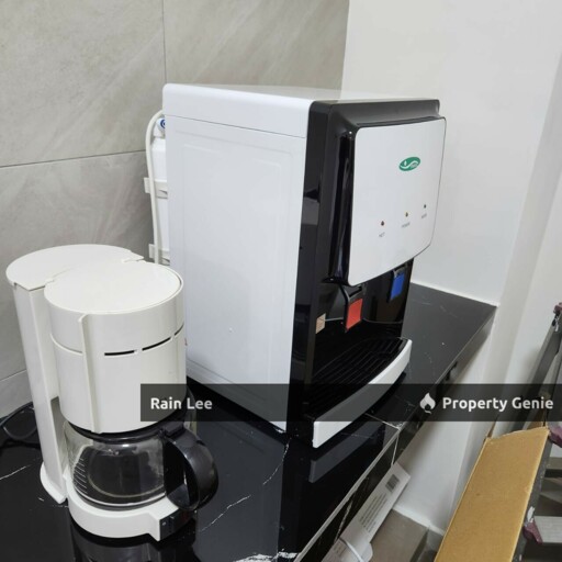 Aster Residence Cheras/Room for Rent / Medium Room Include WiFi /Doorstep MRT Station 2mins Walking Distance