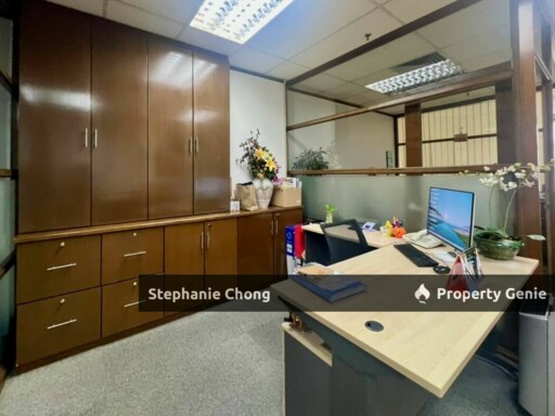 🔥 BELOW RM400 psf! Renovated Freehold Office @ Damansara Intan