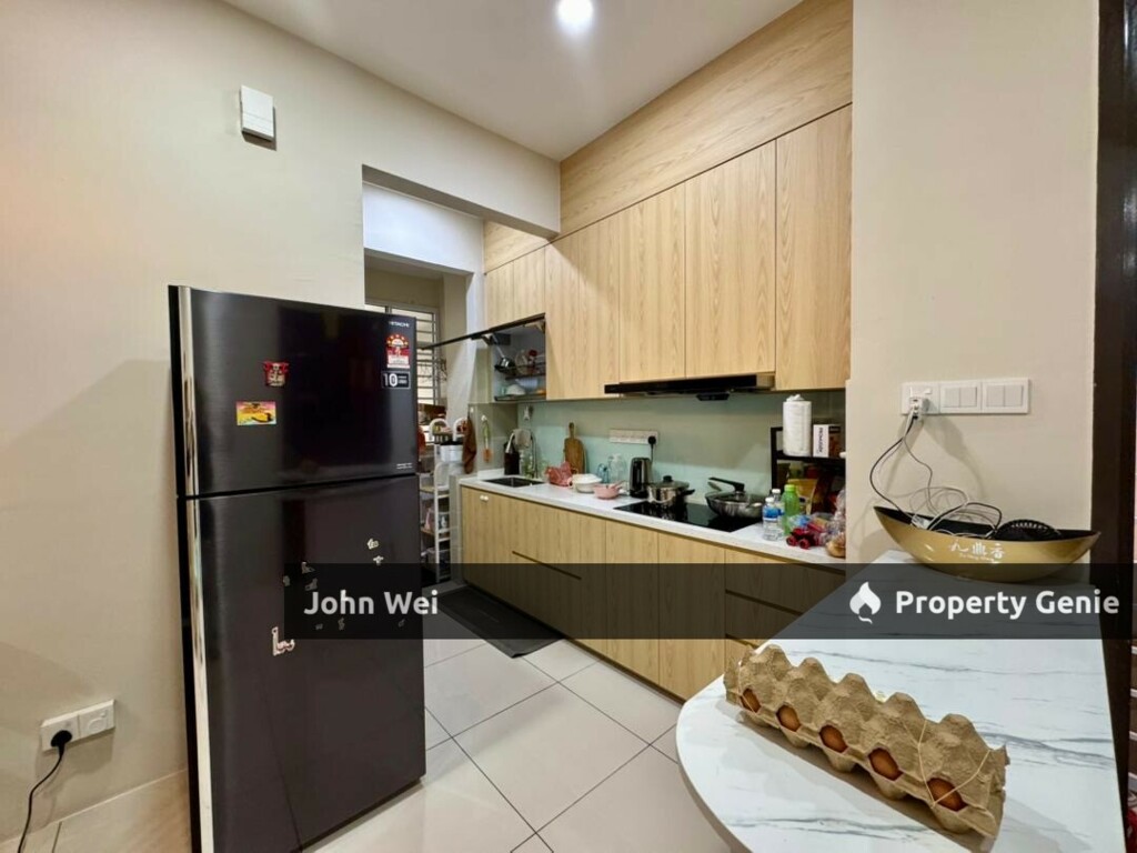 8scape Residences @ Taman Perling Property For Sale