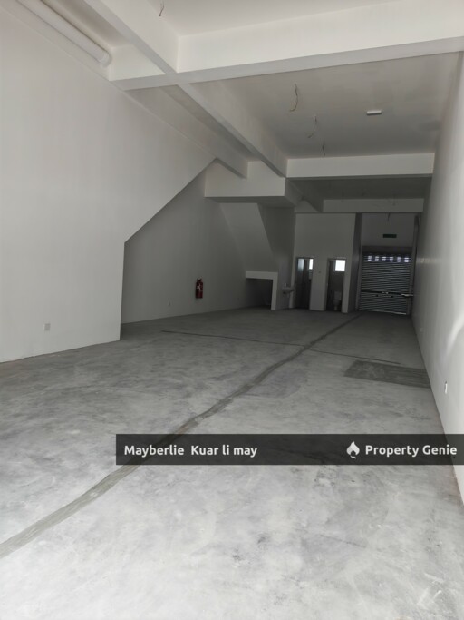 Avenue 3 Medan Puteri Ground Floor Rm6K For Rent