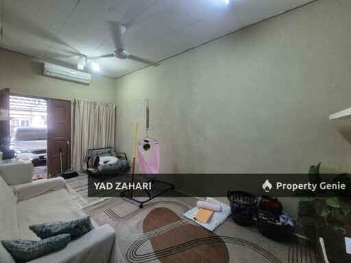 Jalan Kebun, Shah Alam | 1-Storey Terrace 4 Bedrooms | RM410K - Renovated and Nearby School