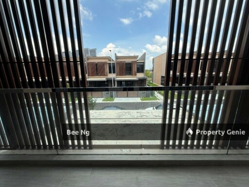 Aurora Sentral Resort Villas / Iskandar Puteri / End Lot / 2 Storey Terrace 24x75 / Brand New