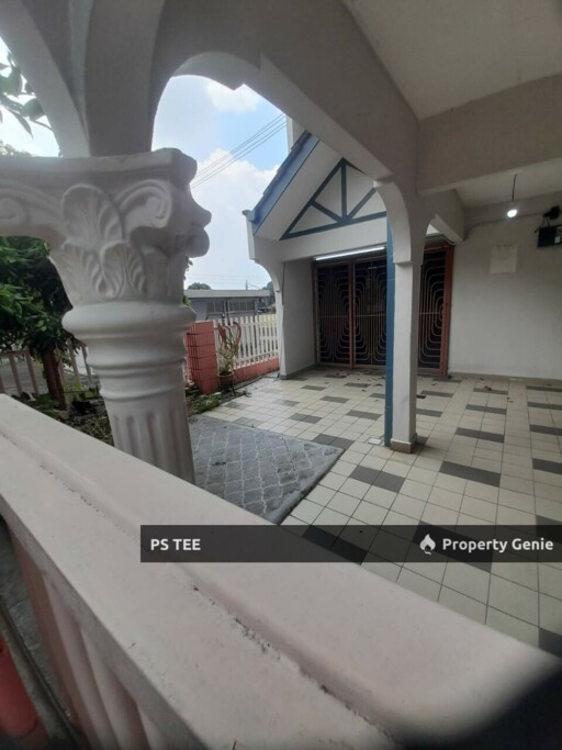 Double Storey Endlot to Sell