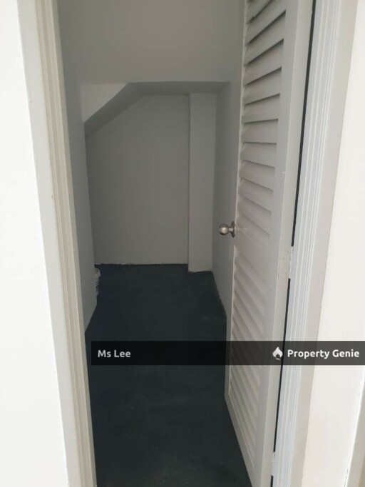 Renovated 2 Storey House @ Bandar Puteri, Klang - Sale Below Bank Value Rm142k