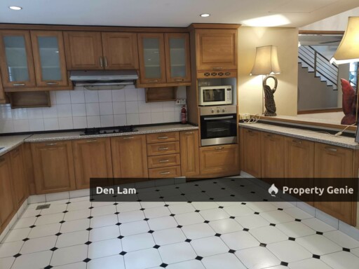 dato keramat KL 3 sty link house for sale !!